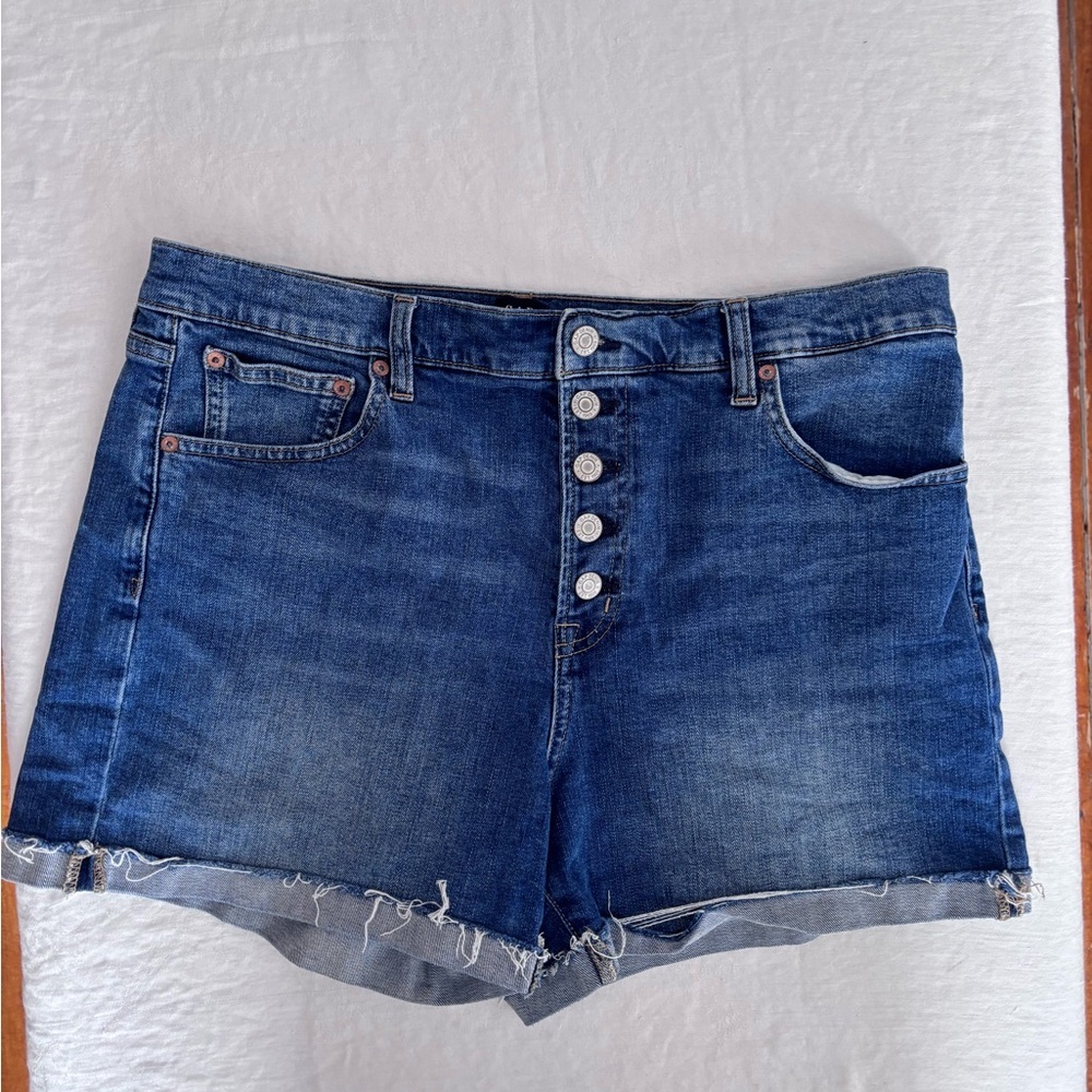 Women’s Gap Button Front High Rise 4 “ Denim Shorts Size 14